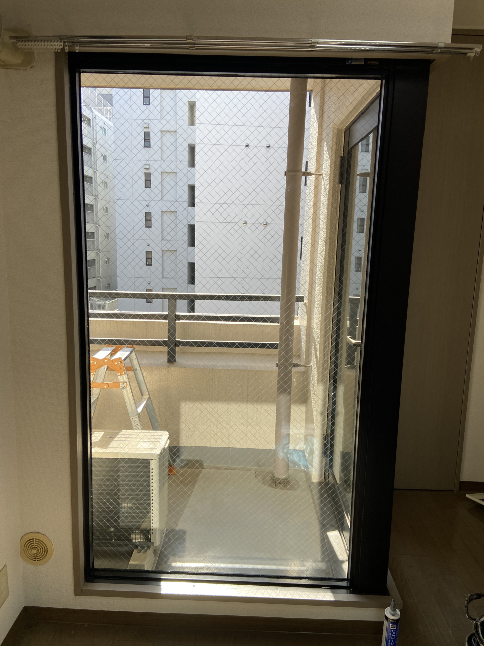 【東京都中央区】マンションはめ殺し（FIX窓）ガラス交換