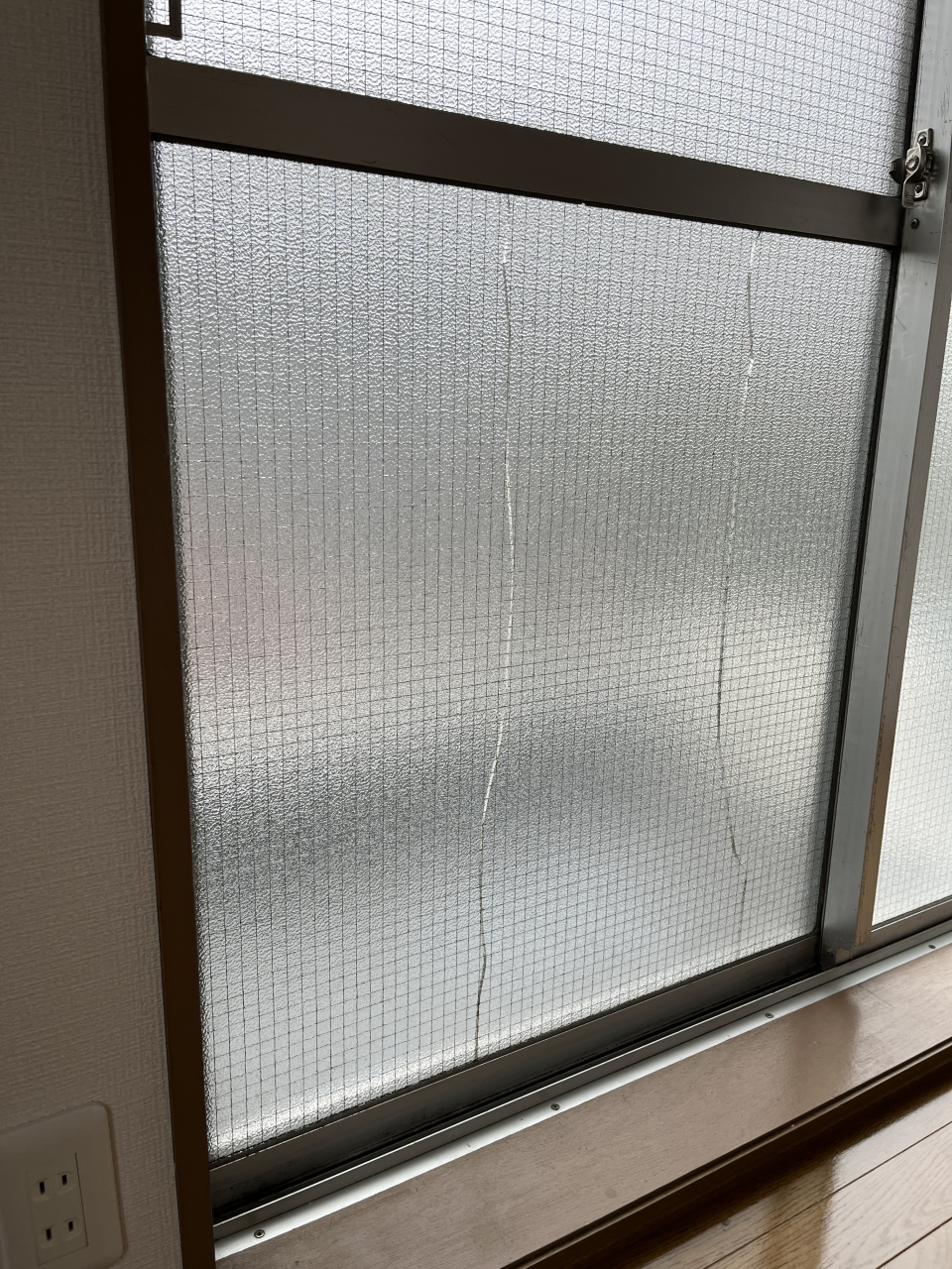 【東京都文京区】掃き出し窓　網入りガラス交換