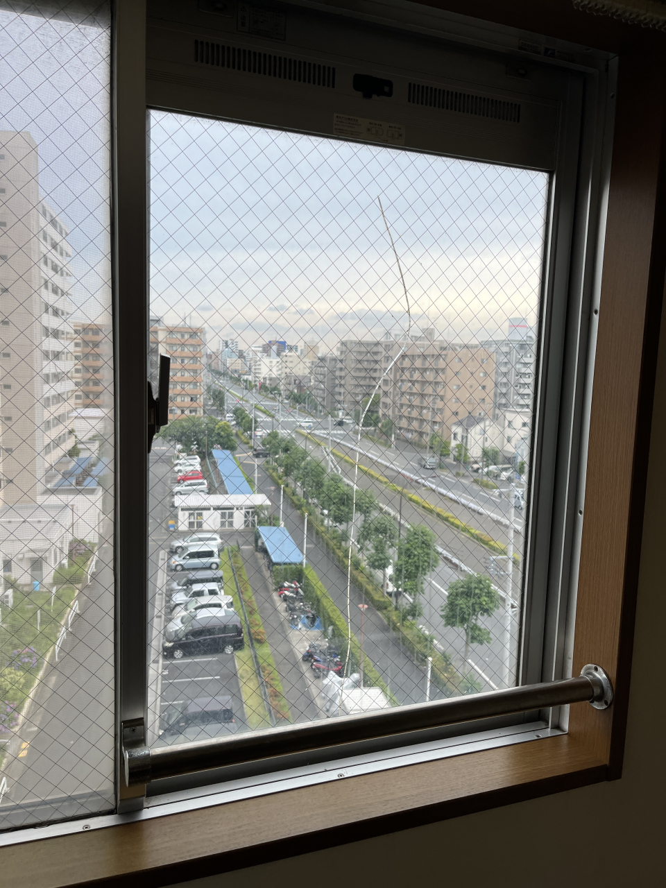 【江戸川区東葛西】掃き出し窓　網入りガラス交換